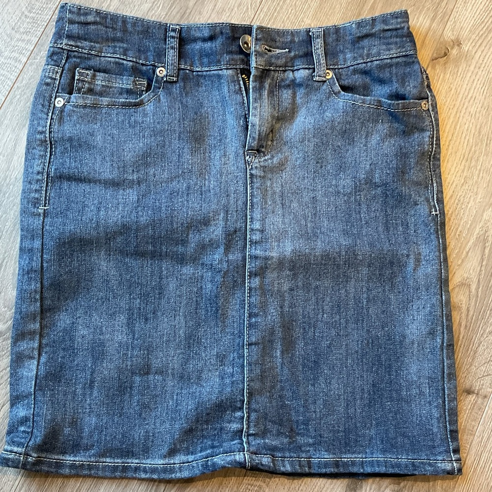 Like New Point Zero Denim Skirt ..